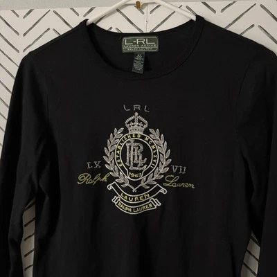 Camisa para mujer Lauren Ralph Lauren Active negra bordada con logotipo de escudo pequeña Foto 1 de 4