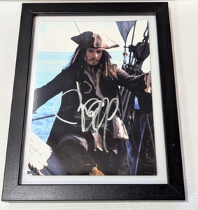 Johnny Depp Signed Photo With COA Jack Sparrow Pirates of the Caribbean - Photo 1/4