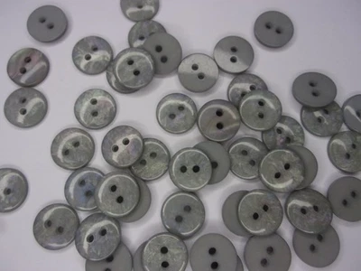 Pack Of 50 x Pearlized Iridescent Pearl Effect Buttons Grey 12mm Sewing N25 - Image 1 of 2