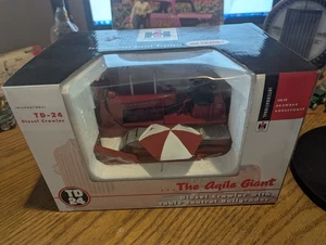 Spec-Cast IH International TD-24 Diesel Crawler W/ cable control Bullgrader 1:25 - Picture 1 of 5