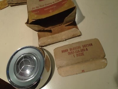 Ford Galaxy Sunliner 1960 1961 NOS BOCINA BOTÓN EMBLEMA ORNAMENTO C0AF-13A800-C Foto 1 de 4