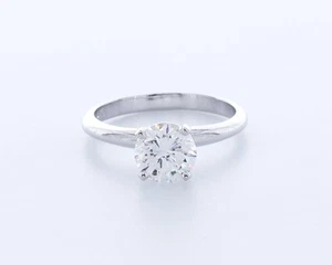 ANELLO SOLITARIO CLASSICO 1,5 CT DIAMANTE CREATO IN LABORATORIO D/VVS1 TAGLIO TONDO ORO 14K PUNTA - Foto 1 di 4