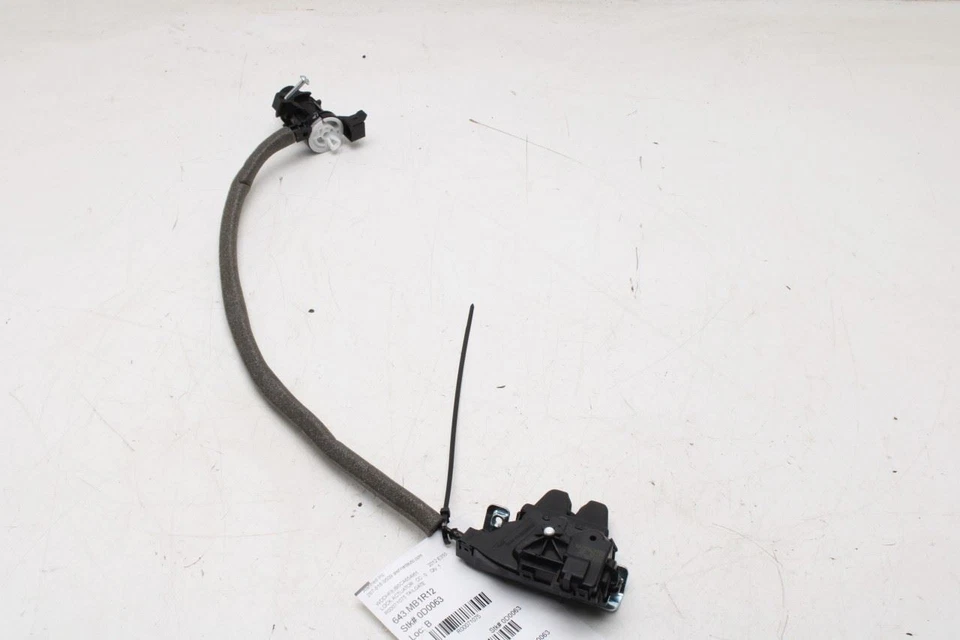 Actuador de bloqueo de cierre de tapa de maletero trasero Mercedes-Benz E350 Sport 4MATIC 2010-2016 Foto 1 de 4