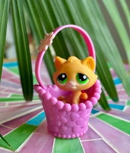 Hasbro Littlest Pet Shop Orange Kitty Cat #110 2004 con pata elevada - Imagen 1 de 3