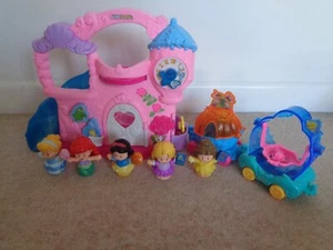 Fisher Price Little People Disney Princess Play & Go Schloss Spielset & 5 Figuren - Bild 1 von 11