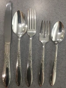 Vintage Wm A Rogers Oneida Ltd Country Lane Silverplate 5 pc place setting. - Picture 1 of 3