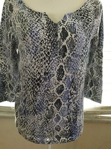 Hearts Of Palm Woman’s V Neck Top Size Medium - Picture 1 of 5