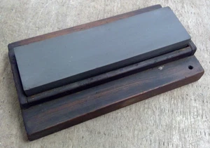 Vintage Sharpening Stone In Wood Base 7"x 2"x1 7/8" - Bild 1 von 12