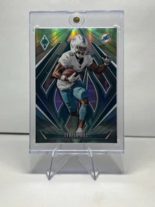 2024 Panini Phoenix Tyreek Hill /28 Teal Color Match #144 Miami Dolphins - Foto 1 di 2