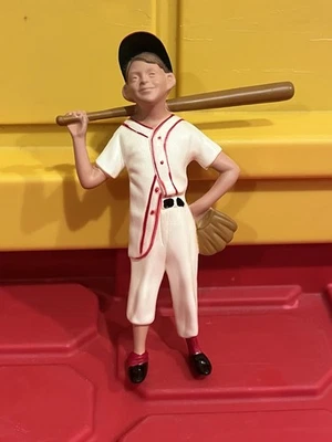 Hartland 1988 The Bat Boy 25th Anniversary Commemorative Statue - Image 1 of 4