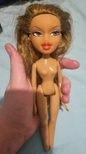Bratz Yasmin Play Sportz 1st Edition Slammin' Soccor 2005 Doll - Picture 1 of 10