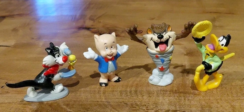 Lote de 4 figuras vintage de PVC Looney Tunes 1990 Foto 1 de 4