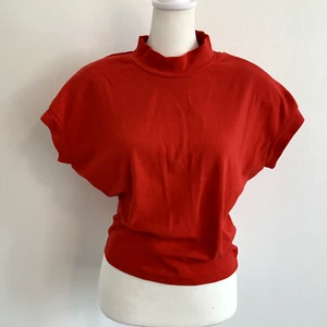 0424 - Campagnie Interationale Limited Express T-Shirt mit rotem Schildkrötenhals mit Schulter - Bild 1 von 18