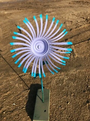 All recycled metal  flower home garden stake yard art lawn ornament 22" tall - Image 1 of 2