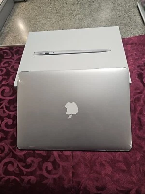 MacBook Air 13" 2019/ 1,8 GHz i5 / 8 GB / 1 TB 1000 GB SSD Nvme - Bild 1 von 4
