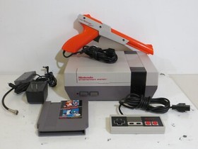 NES All Original  W/Super Mario Bros Duck Hunt