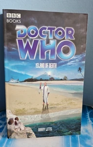 Doctor Who Insel des Todes. Barry Letts. 3. Dr & Sarah Jane - Bild 1 von 12