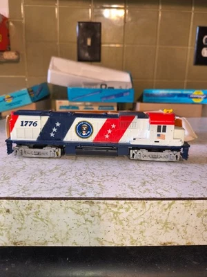 HO Scale Tyco 1776 Alco Century 430 diesel Powered-Lighted engine Spirit Of 76 - Image 1 of 4