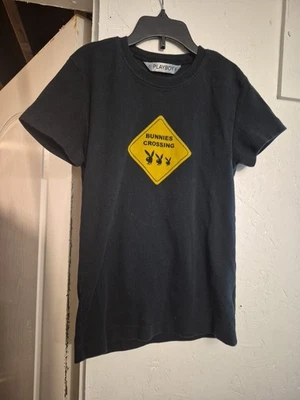 CAMISETA BABYDOLL "BUNNIES CROSSING" PLAYBOY negra y amarilla Y2k de colección m/l Foto 1 de 4