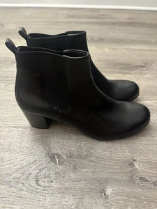 Stivali Chelsea Ecco Shape 35 in pelle nera da donna taglia 8-8,5 - Foto 1 di 6