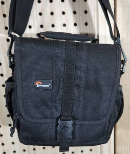 Lowepro Adventura 140 Shoulder Bag Camera Storage Card Slot Lens Padded Pockets - Picture 1 of 13