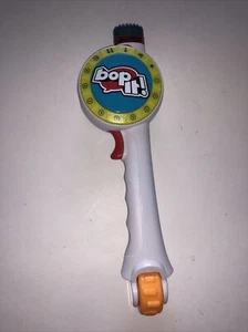 2017 Hasbro Bop It! Coordination Maker Electronic Challenge Party Game WORKS - Picture 1 of 8