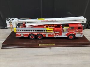 Franklin Mint 1/32 Scale Pierce Snorkel Fire Engine Fire Truck