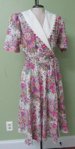 VINTAGE 1980'S LADIES FLORAL DRESS W/ SHOULDER PADS / 44" BUST MEASURE - Picture 1 of 8