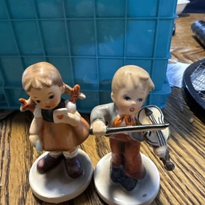 1964 INARCO #E-1608 Boy Playing Violin & Girl Letter 3.5" FIGURINE Made In Japan - Picture 1 of 5