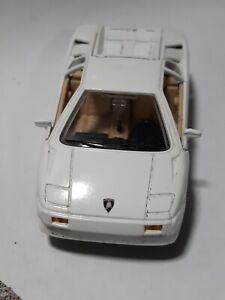 SS 5722 Lamborghini Diablo white diecast car 