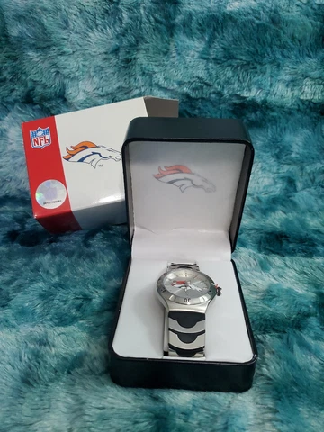 DENVER BRONCO NFL Licensed Watch by "Game Time"  Silver/Black band Cover