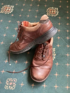 Clarks structured tan shoes size 9 1/2 Only worn few times - Picture 1 of 6
