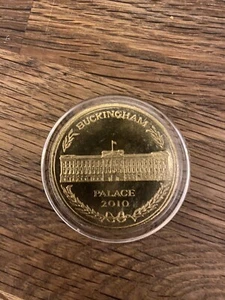 2010 Buckingham Palace Royal Shields Messingmedaillon unzirkuliert - Bild 1 von 2