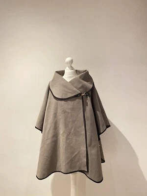 Elegant Italian Grey & Black Poncho With Fastening  - Image 1 of 4