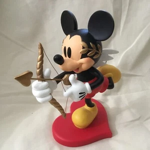 Esclusiva statuina Disney Store TOPOLINO CUPIDO INNAMORATO San Valentino - Foto 1 di 5