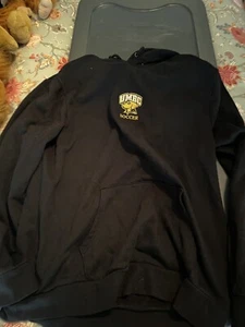 UMBC FUSSBALL BESTICKTER HOODIE - Bild 1 von 1