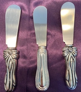 3 Art Deco Design Cheese Spreader 3d Bow Butter Jam Great Vtg Cond. - Picture 1 of 1