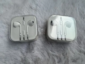 (2) Authentic Apple Headphones 3.5mm Jack for iPhone 6s Plus 5S 5C 6 Plus SE - Zdjęcie 1 z 2