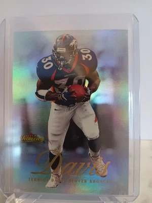 Terrell Davis Denver Broncos 2000 Fleer Showcase NFL Football Card #37 HOF - Image 1 of 4