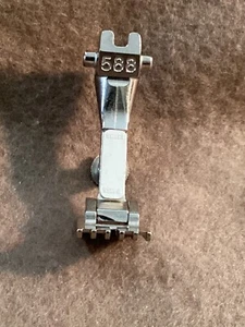 Bernina  #588 - 5 Groove Pintuck Presser Foot For 910 and older machines - Picture 1 of 6