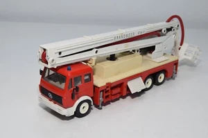 B67 1:55 SIKU 3720 MERCEDES-BENZ FEUERWEHR GELENKBUHNE SNORKEL FIRE TENDER DUTCH - Imagen 1 de 9
