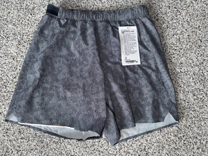 NWT LULULEMON SEAWHEEZE Surge Shorts 6" Illusionary White Black size Medium - Picture 1 of 7
