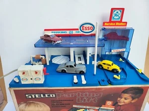 Tin toy (PLASTIC) 1960's Stelco-Western Germany GAS PUMP With lift with box. - Picture 1 of 24