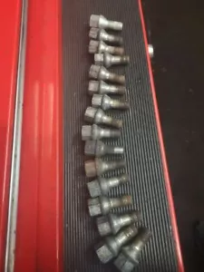 TORNILLOS DE RUEDA VAUXHALL ASTRA VXR X 16 ZAFIRA ASTRA ETC - Imagen 1 de 1