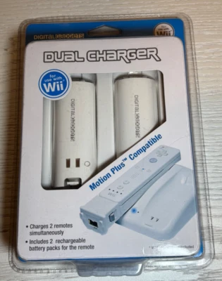 NEW Digital Gadgets Wii Dual Controller Charger Dock w/ Rechargeable Battery  - Image 1 of 2