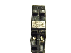 Siemens Q1520NC Circuit Breaker New Old Stock Has a Small Piece Broken off Side - Picture 1 of 3
