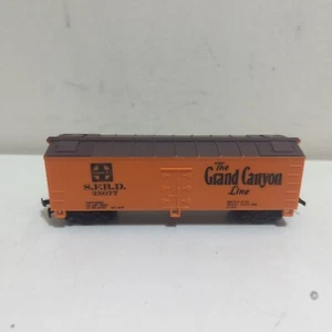 HO Gauge Life-Like Santa Fe 1950's era 40' Grand Canyon Line Box Car Orange - Picture 1 of 7
