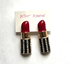 BETSEY JOHNSON OHRSTECKER GOLDFARBEN STRASS ROT EMAILLE LIPPENSTIFT - Bild 1 von 1