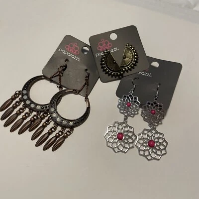 Juego de 3 Pendientes Paparazzi Alambre Colgante Perforado Boho Tono Plateado, Bronce  Foto 1 de 4