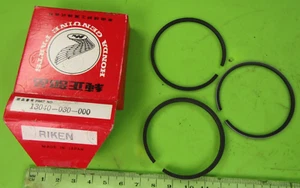 Vintage Honda C200 CA200 CT200🔥 First Over (.010) Ring Set🔥 13020-030-000🔥NOS - Foto 1 di 3